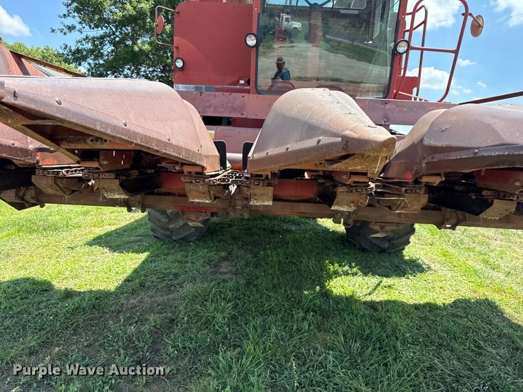 image for item EX2109 1982 International Harvester 1460 combine