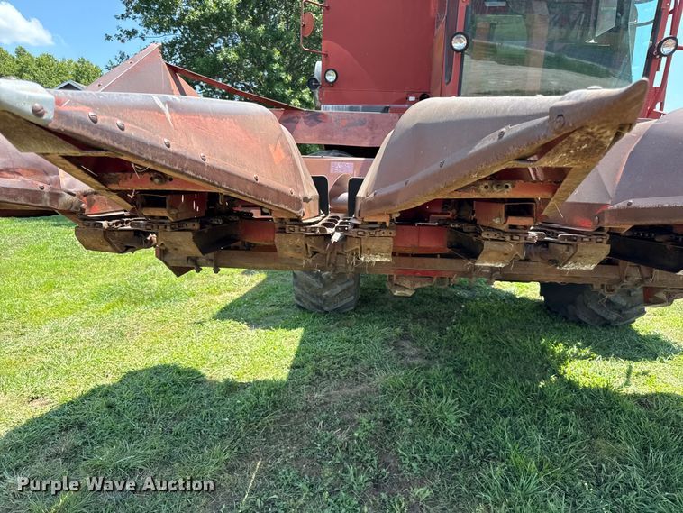 image for item EX2109 1982 International Harvester 1460 combine