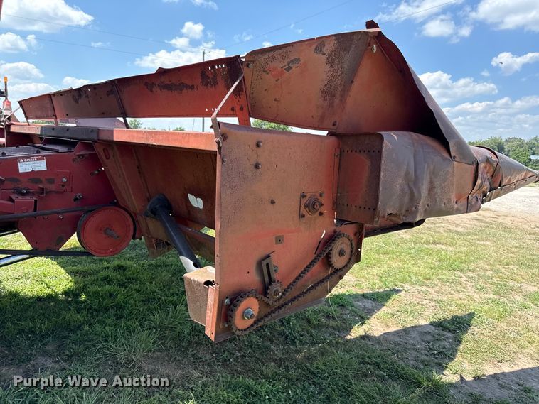 image for item EX2109 1982 International Harvester 1460 combine
