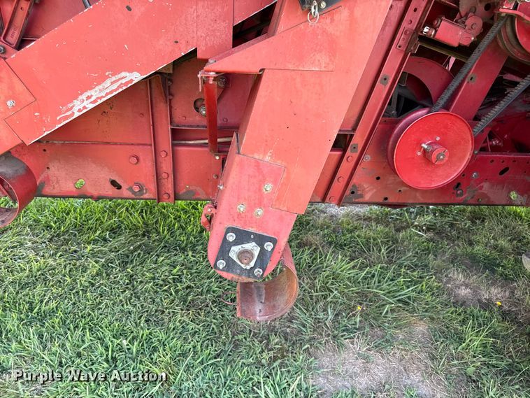 image for item EX2109 1982 International Harvester 1460 combine