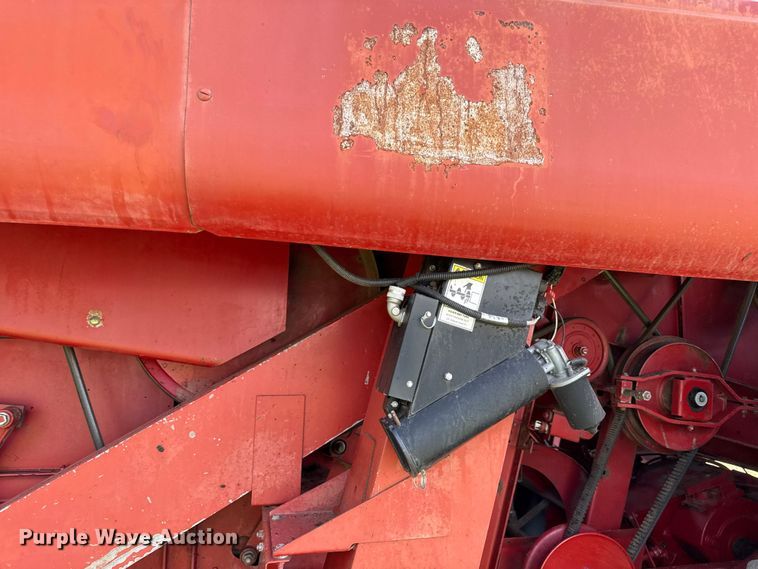 image for item EX2109 1982 International Harvester 1460 combine