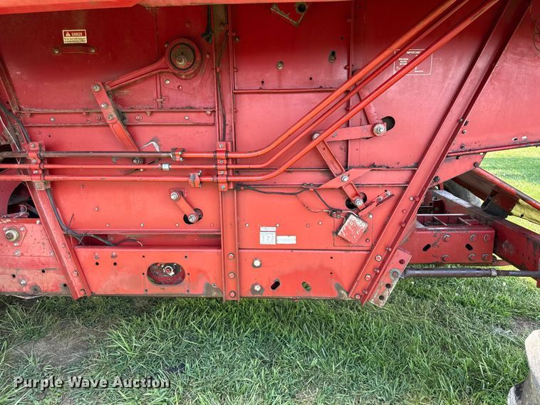 image for item EX2109 1982 International Harvester 1460 combine
