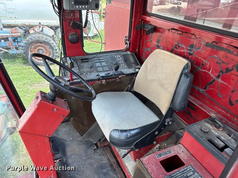 image for item EX2109 1982 International Harvester 1460 combine