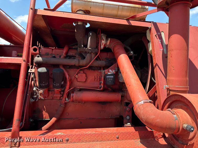 image for item EX2109 1982 International Harvester 1460 combine