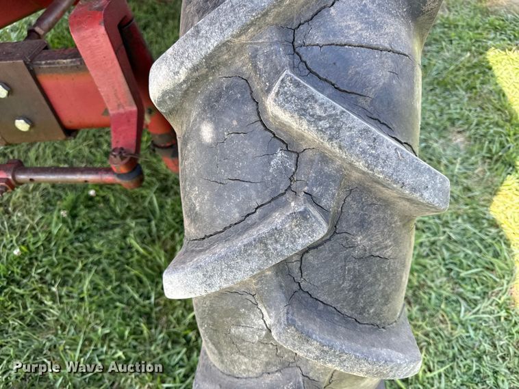 image for item EX2109 1982 International Harvester 1460 combine