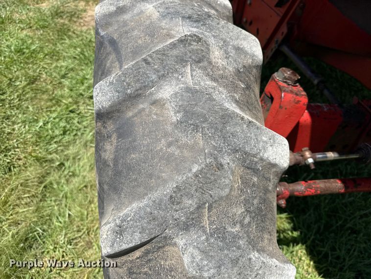 image for item EX2109 1982 International Harvester 1460 combine
