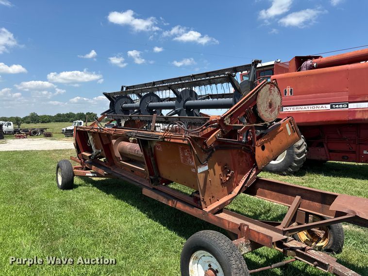 image for item EX2109 1982 International Harvester 1460 combine