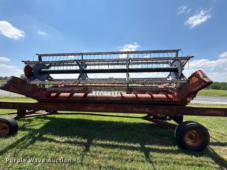 image for item EX2109 1982 International Harvester 1460 combine