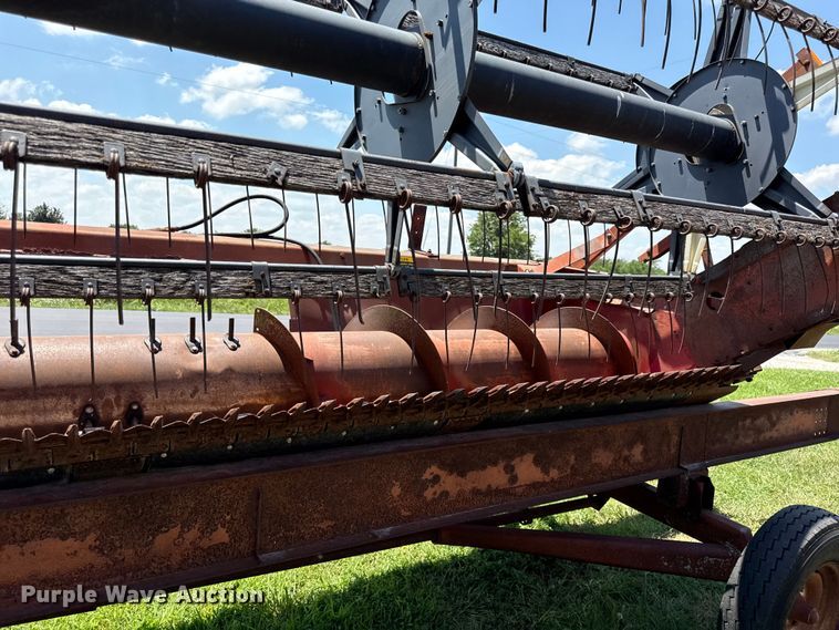 image for item EX2109 1982 International Harvester 1460 combine