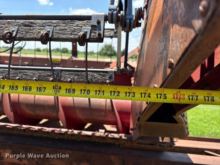 image for item EX2109 1982 International Harvester 1460 combine