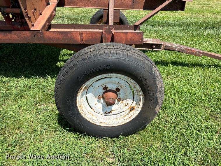 image for item EX2109 1982 International Harvester 1460 combine