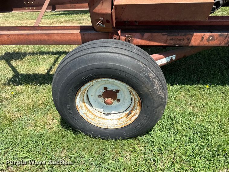 image for item EX2109 1982 International Harvester 1460 combine