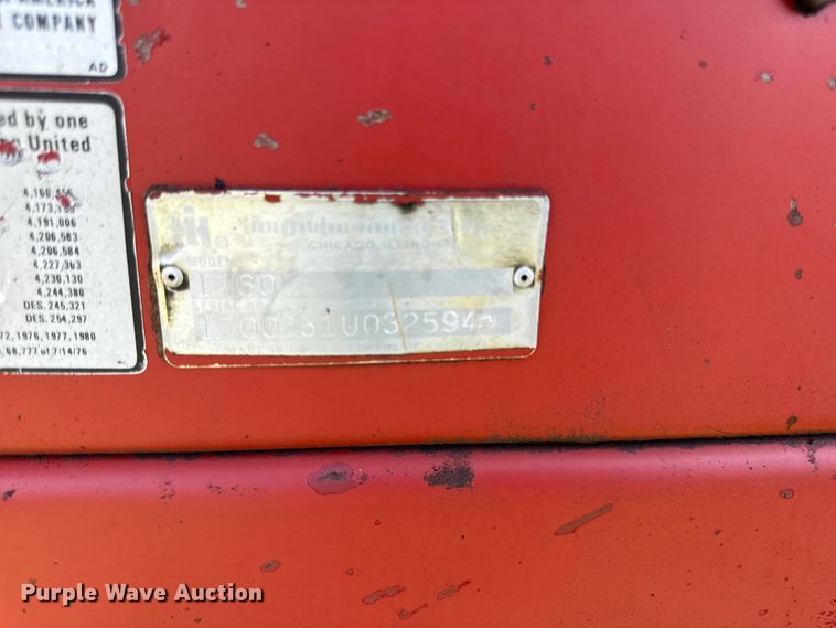 image for item EX2109 1982 International Harvester 1460 combine