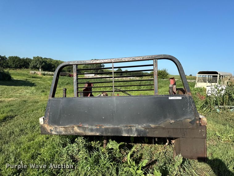 image for item EX2126 Deweze hydraulic bale bed