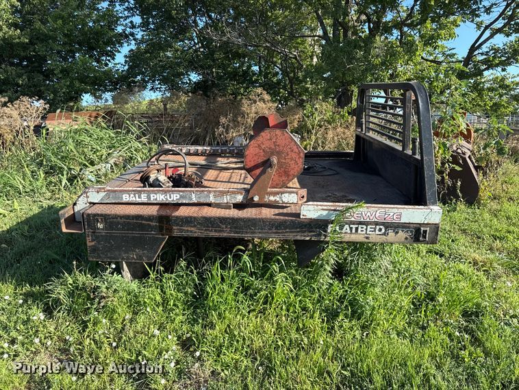 image for item EX2126 Deweze hydraulic bale bed
