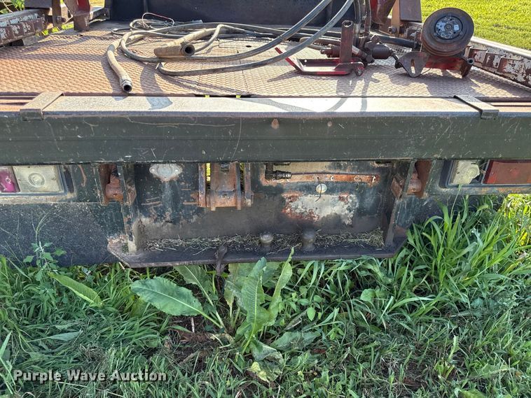 image for item EX2126 Deweze hydraulic bale bed