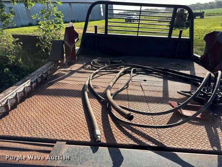 image for item EX2126 Deweze hydraulic bale bed