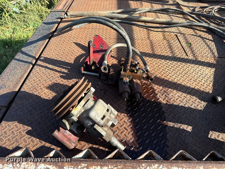 image for item EX2126 Deweze hydraulic bale bed