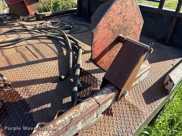 image for item EX2126 Deweze hydraulic bale bed