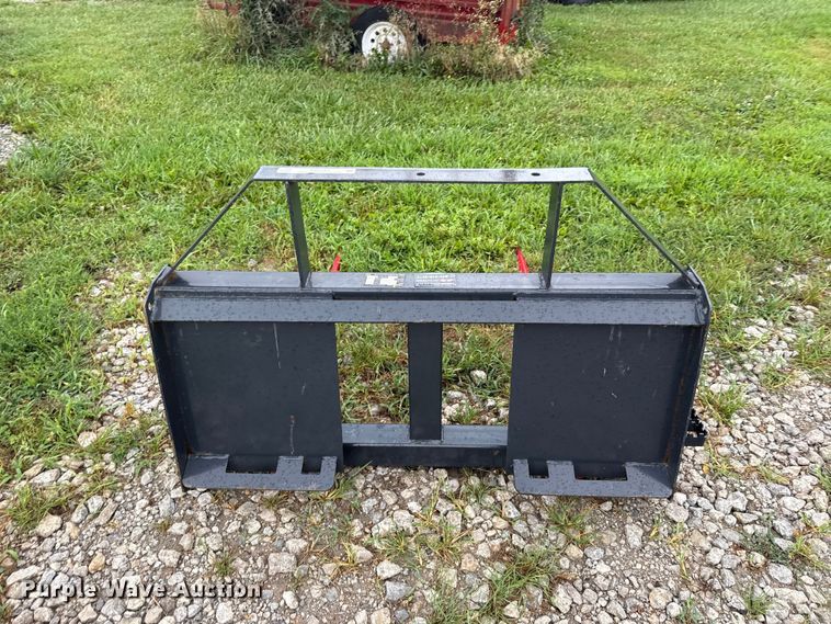 image for item EX2137 2025 LandHonor BS-12-2500G skid steer bale spear