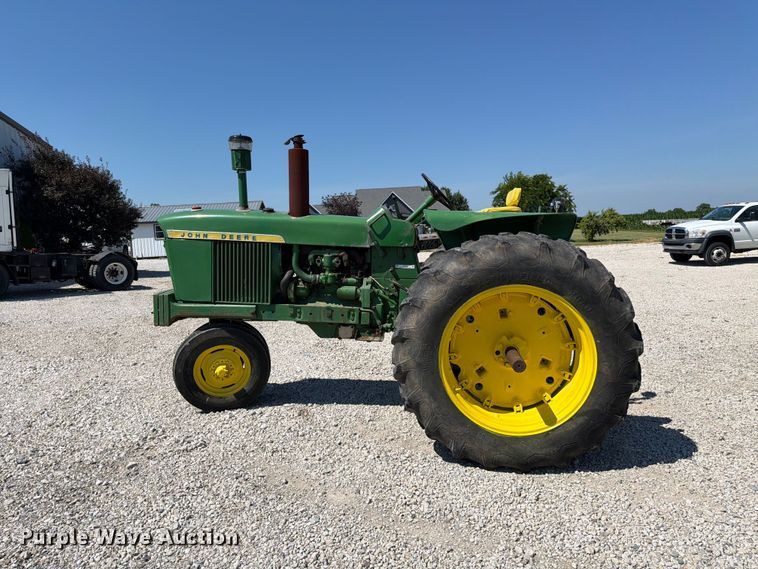 image for item EX4576 1967 John Deere 3020 tractor
