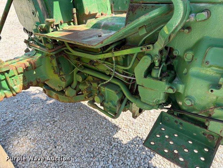image for item EX4576 1967 John Deere 3020 tractor