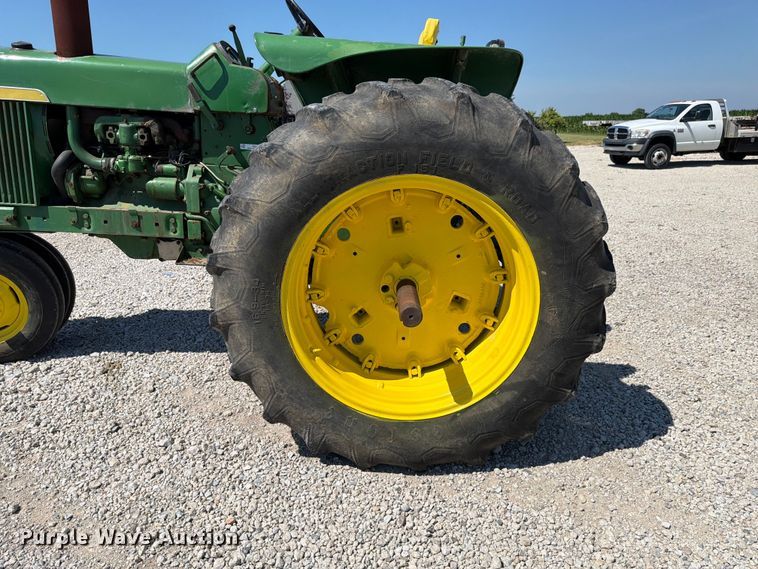 image for item EX4576 1967 John Deere 3020 tractor