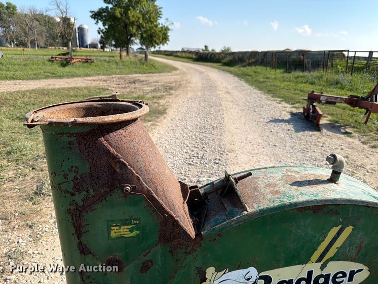 image for item EX4581 Badger BN 542 silage blower