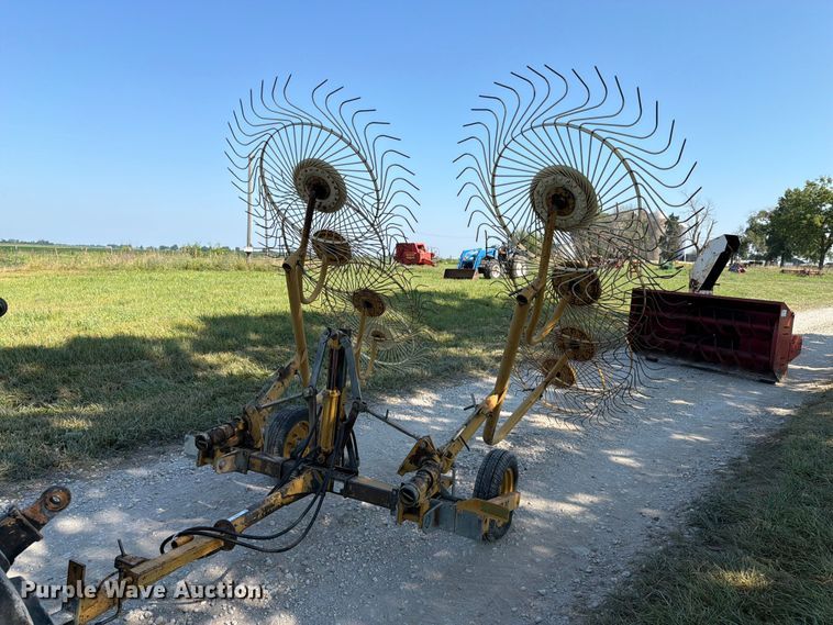 image for item EX4584 1998 Vermeer WR-20 hay rake