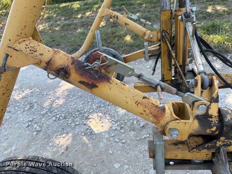 image for item EX4584 1998 Vermeer WR-20 hay rake