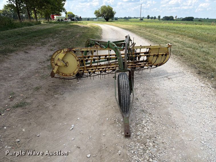 image for item EX4586 John Deere 660 hay rake