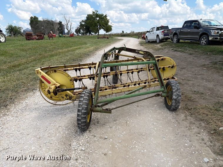 image for item EX4586 John Deere 660 hay rake