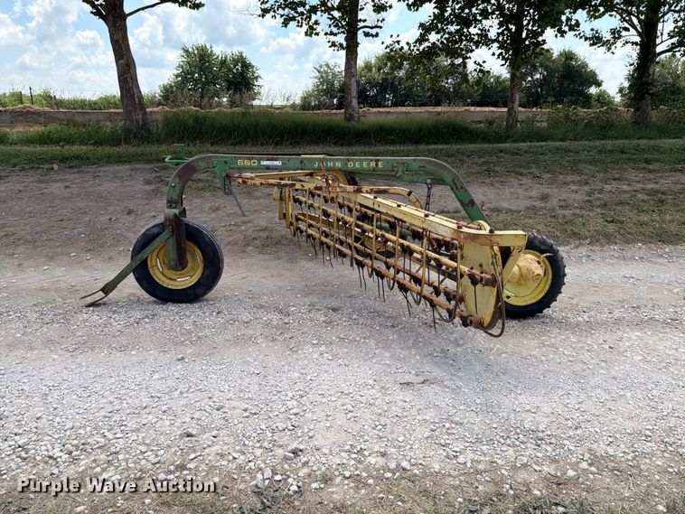 image for item EX4586 John Deere 660 hay rake