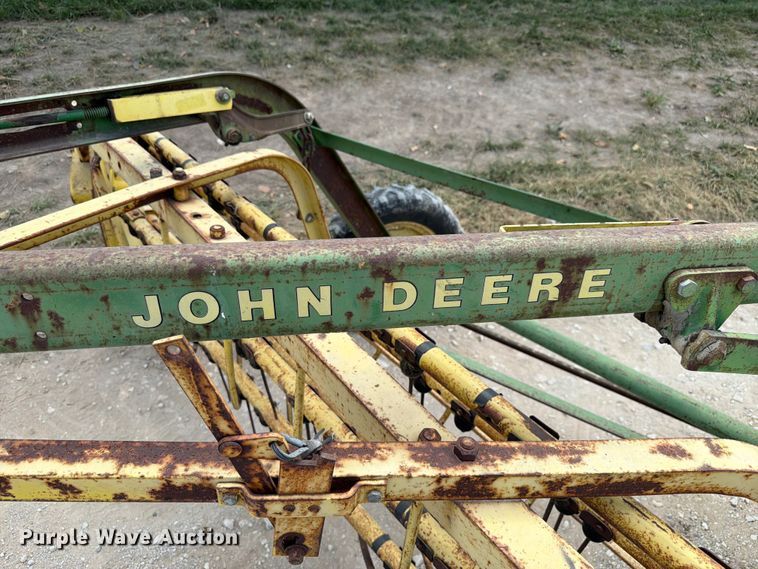 image for item EX4586 John Deere 660 hay rake