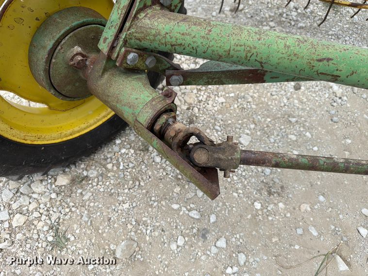 image for item EX4586 John Deere 660 hay rake