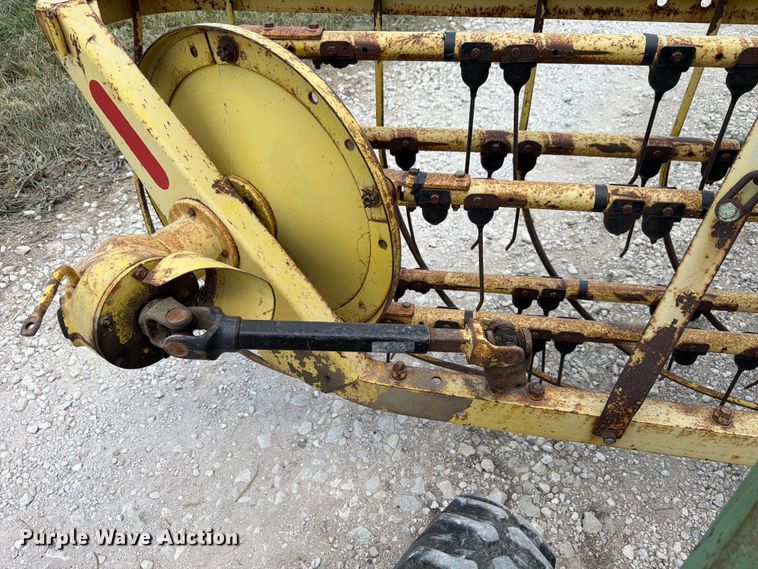 image for item EX4586 John Deere 660 hay rake