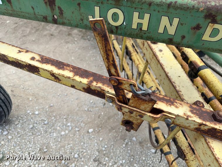 image for item EX4586 John Deere 660 hay rake