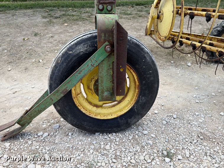 image for item EX4586 John Deere 660 hay rake
