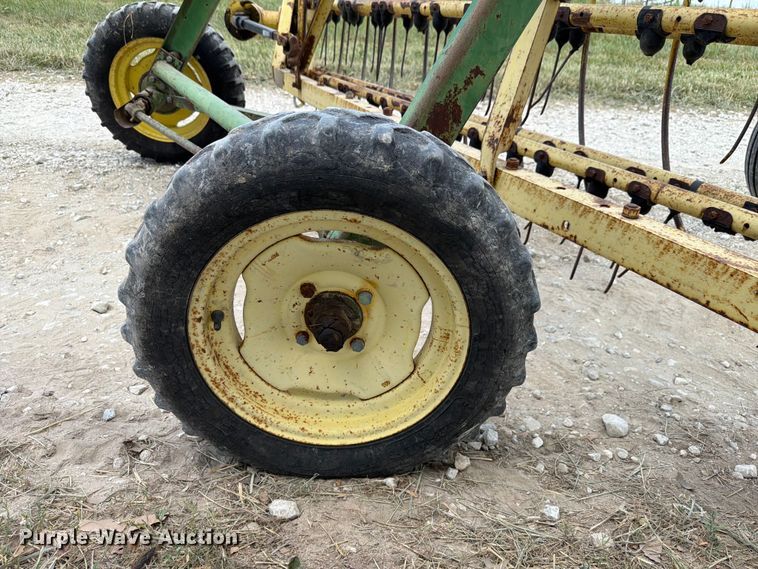 image for item EX4586 John Deere 660 hay rake