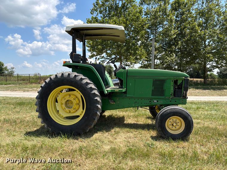 image for item EX4589 2000 John Deere 6605 tractor