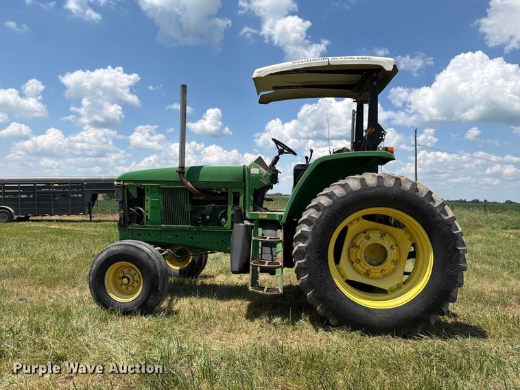 image for item EX4589 2000 John Deere 6605 tractor