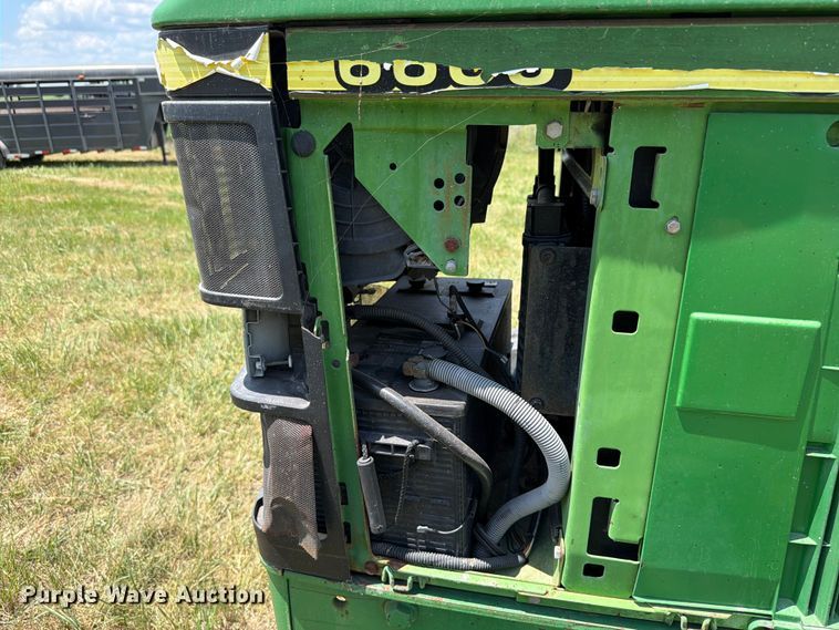 image for item EX4589 2000 John Deere 6605 tractor
