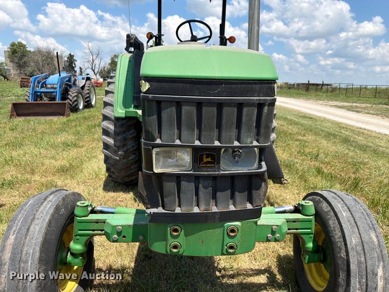 image for item EX4589 2000 John Deere 6605 tractor
