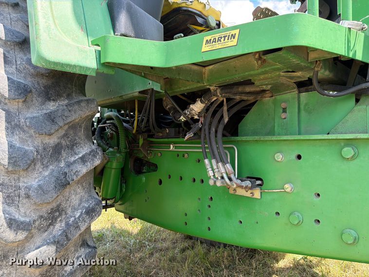 image for item EX4589 2000 John Deere 6605 tractor