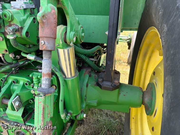 image for item EX4589 2000 John Deere 6605 tractor