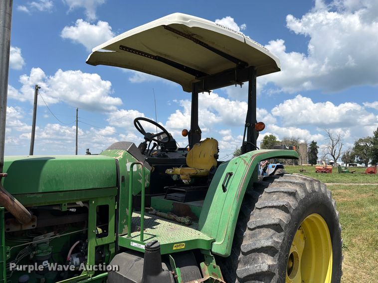 image for item EX4589 2000 John Deere 6605 tractor