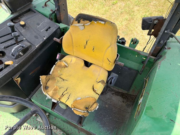 image for item EX4589 2000 John Deere 6605 tractor