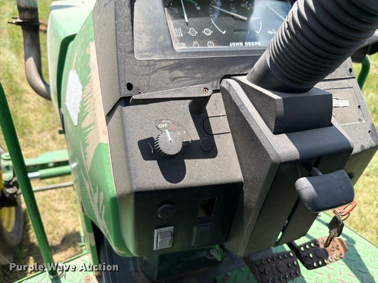 image for item EX4589 2000 John Deere 6605 tractor