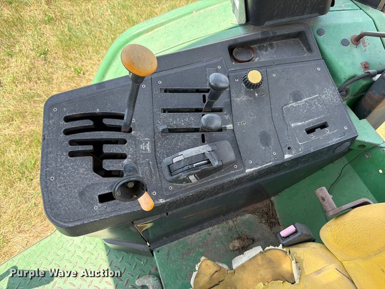 image for item EX4589 2000 John Deere 6605 tractor