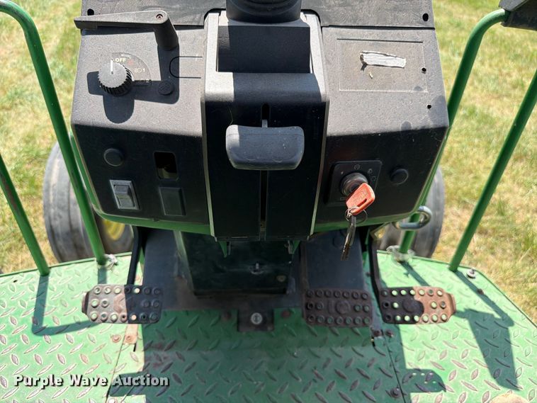 image for item EX4589 2000 John Deere 6605 tractor
